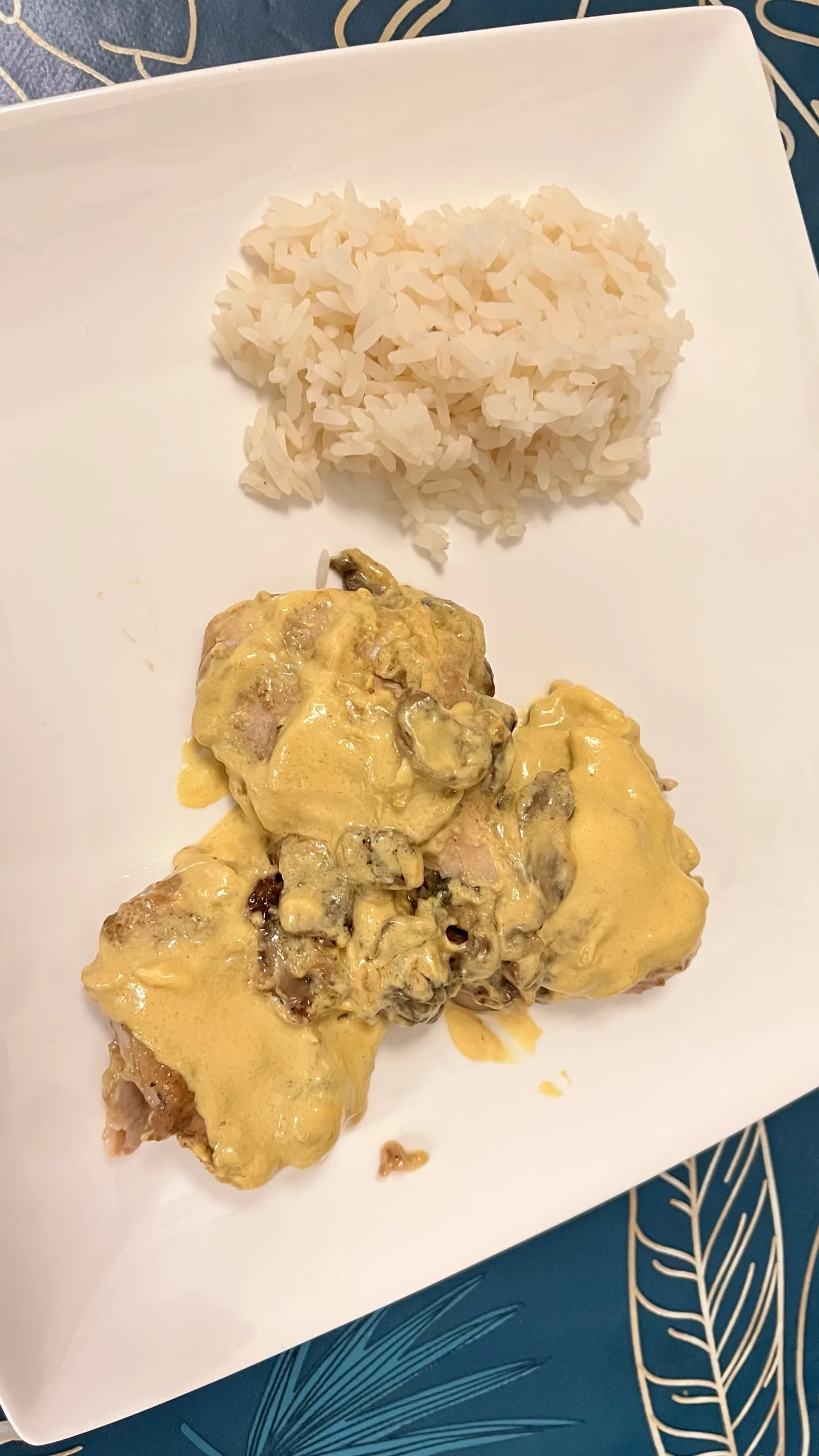 Poulet sauce moutarde à la crème et au cidre (recette gourmande)