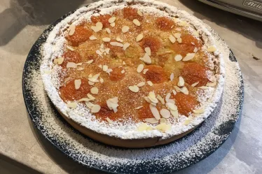 Tarte amandine aux abricots moelleuse et fruitée