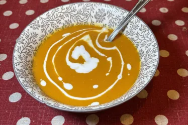 Soupe butternut, patate douce et lait de coco