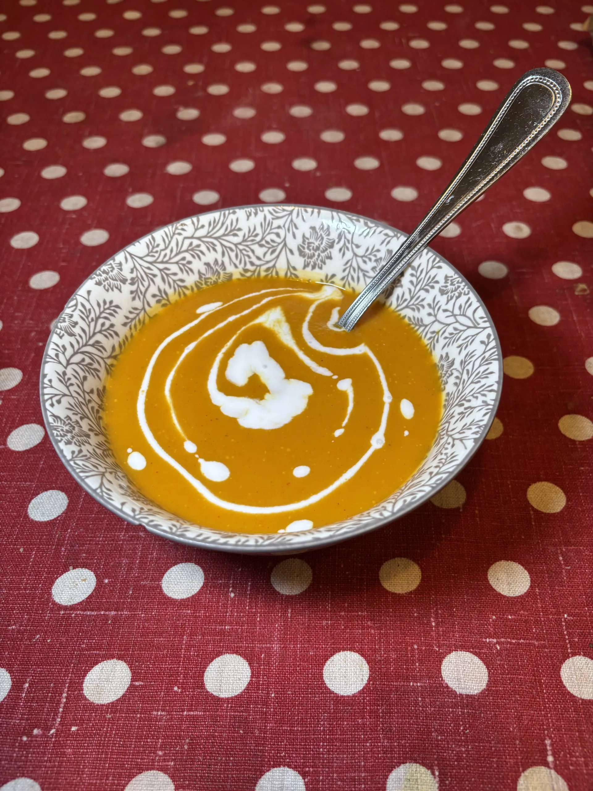 Soupe butternut, patate douce et lait de coco